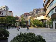 -瑞虹新天地月亮湾