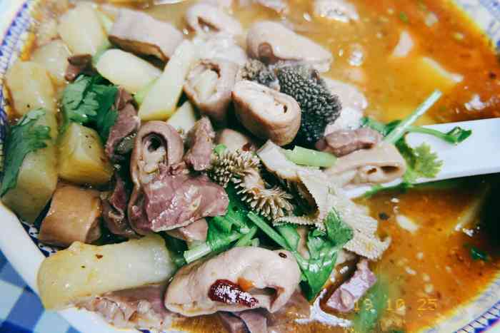 苏老三蒙古羊杂碎·铜锅涮肉