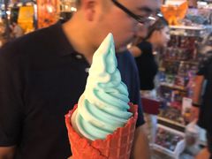 -席娜卡琳火车铁道夜市