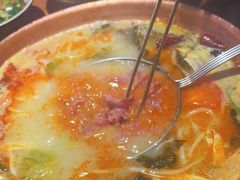-洱火云南酸菜牛肉火锅(石景山当代商城店)