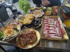 -胡悦里韩式烤肉(芝罘万达广场店)
