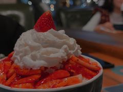 草莓牛奶冰沙-I HOLIC艾豪丽披萨(KKone店)