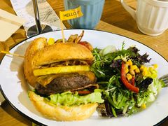 27&nbsp;牛肉汉堡-HELLO 27 意面·沙拉·帕尼尼