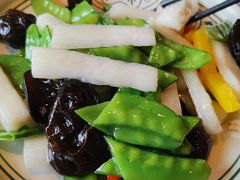 -云海肴·汽锅鸡·云南菜(天山百盛优客店)