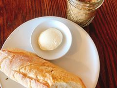 -ROAST coffee & eatery