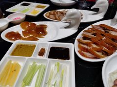 -皇城根·烤鸭·鱼头·家常菜(欧亚大观乐活城店)