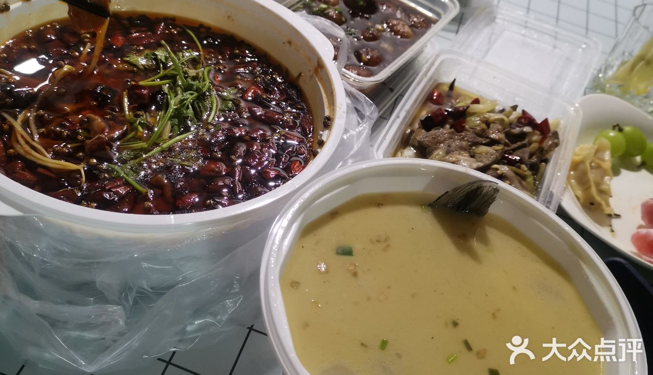 天热解决午餐都办法，唯有外卖，家里的小家伙想吃水煮系