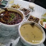 天热解决午餐都办法，唯有外卖，家里的小家伙想吃水煮系