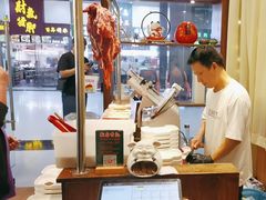 -天成·潮州牛肉脆肉鱼生蚝自助火锅