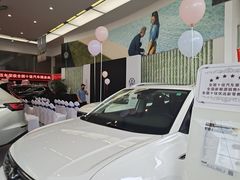 -上汽大众4S店(上海冠松店)