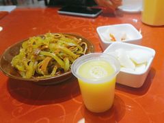 -冯烫烫跷脚牛肉·川菜小馆(武胜西街店)