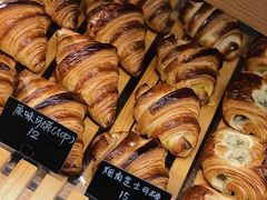 原味可颂-天井·丑面包搭咖啡