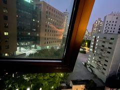 -上海浦东中心万枫酒店