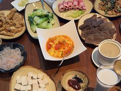 -石梅湾威斯汀度假酒店-品味餐厅·川湘菜·海鲜风味火锅·手工面食·万州烤鱼·口味牛蛙·小龙虾