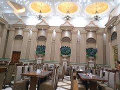 -山明水秀大饭店