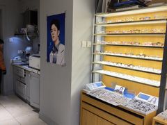 -优医视平价眼镜蔡司依视路折扣工厂店(德胜门店)