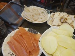 -肖肖酸萝卜鱼火锅(总店)