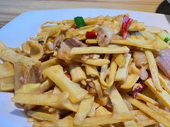 野竹笋炒腊肉-房陵农家(东亭店)