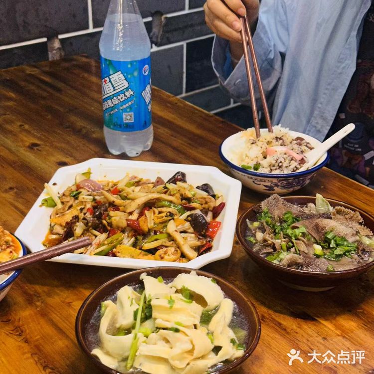 朋友非拽着我去吃跷脚牛肉!没想到这么惊艳!!