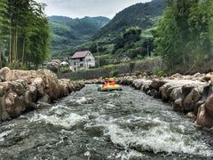 -虎啸峡漂流