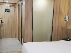 -长沙晚报大道亚朵酒店
