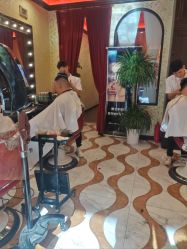 -东方先生国潮男士理发馆