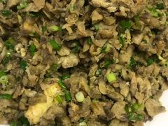 小葱炒槐花-三鑫酒家(泽州路店)