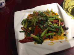 川味回锅肉-布衣草棚风格餐厅