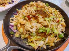 铁板包菜粉-二姐家三个拿手菜·北塘海鲜·大馅锅贴王(北辰店)