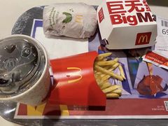 -麦当劳(展览路店)