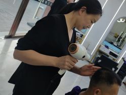 点击看大图 -臻艾Hair Salon