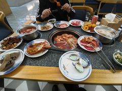 -锤头鲨毛肚海鲜烤肉自助餐厅(国购广场店)