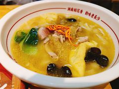 骨汤三鲜米粉-呷佬·长沙手工米粉(金沙江路店)