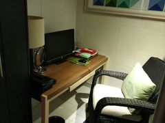 -喜鹊愉家酒店(郑州曼哈顿博览中心地铁站店)