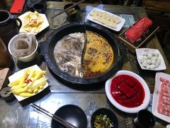 -老房老舍重庆火锅(假日城市店)