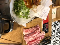 -江南猪肉商会无限续吃(弘大店)
