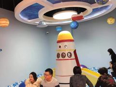 -小门牙好性格托育(北外滩中心)