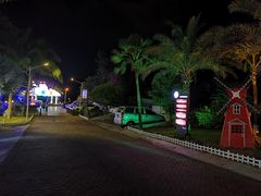 -亚龙湾亚泰商业街