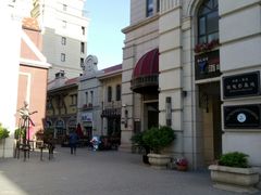 -鲁邦国际风情街(麦世达韩国精品百货店)