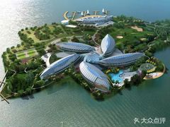 -上海滴水湖皇冠假日酒店