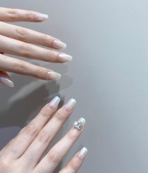 -花岐款式专研健康美甲沙龙
