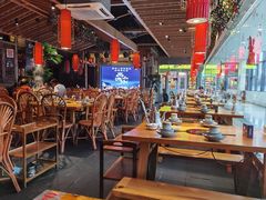 大堂-野山舂·贵州现舂酸汤火锅(鸿通城店)