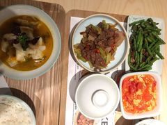 -老乡鸡(上海白玉兰广场店)