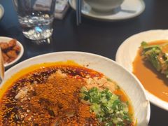 -麻六记(凤凰汇店)