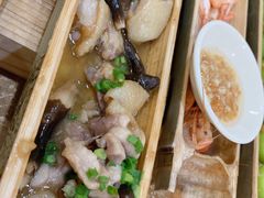 竹筒鸡枞菌蒸走地鸡-胡须哥网红竹筒菜