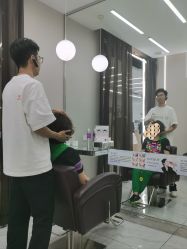 -朗峰专业美发沙龙
