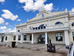 -甘南服务区-停车场