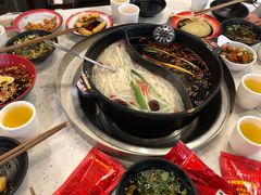 小郡肝串串-钢管厂歆瑞源油卤串串香(春熙路太古里店)