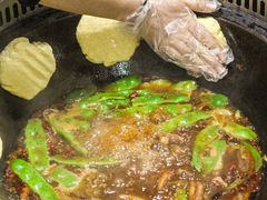 -哈尔滨烧烤·山河村铁锅炖(交大店)
