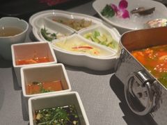 -左庭右院鲜牛肉火锅黑金店(陆家嘴中心店)